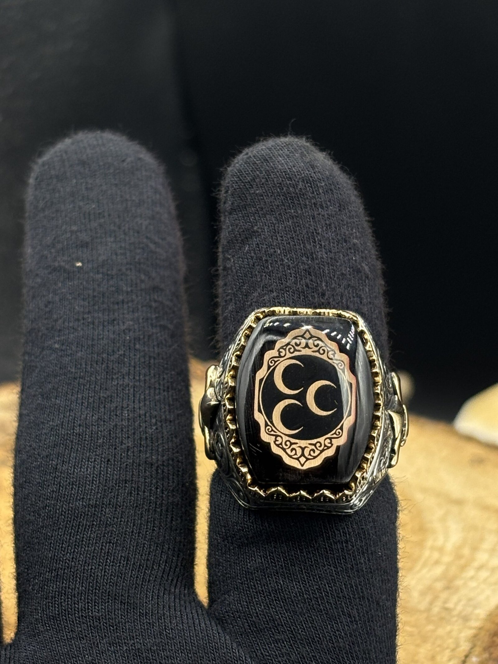 Erkek Zirkon Taşlı 3 Hilal Modeli 925 Ayar Gümüş Yüzük – El İşçiliği, 22 Gram Özel Tasarım