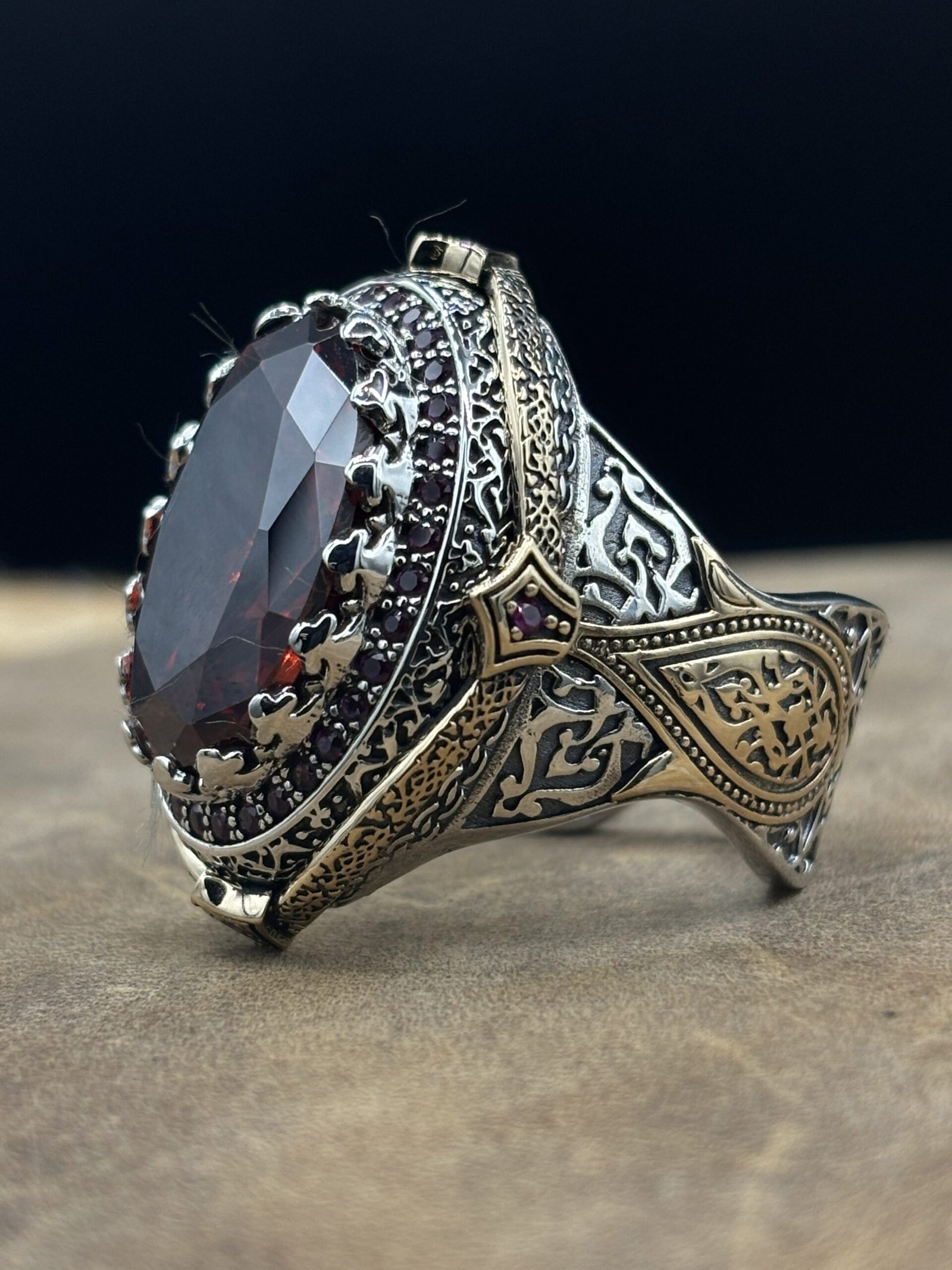 Özel Tasarım 925 Ayar Gümüş Kırmızı Zirkon Taşlı Erkek Yüzük – 24 gr | El İşçiliği - Görsel 2