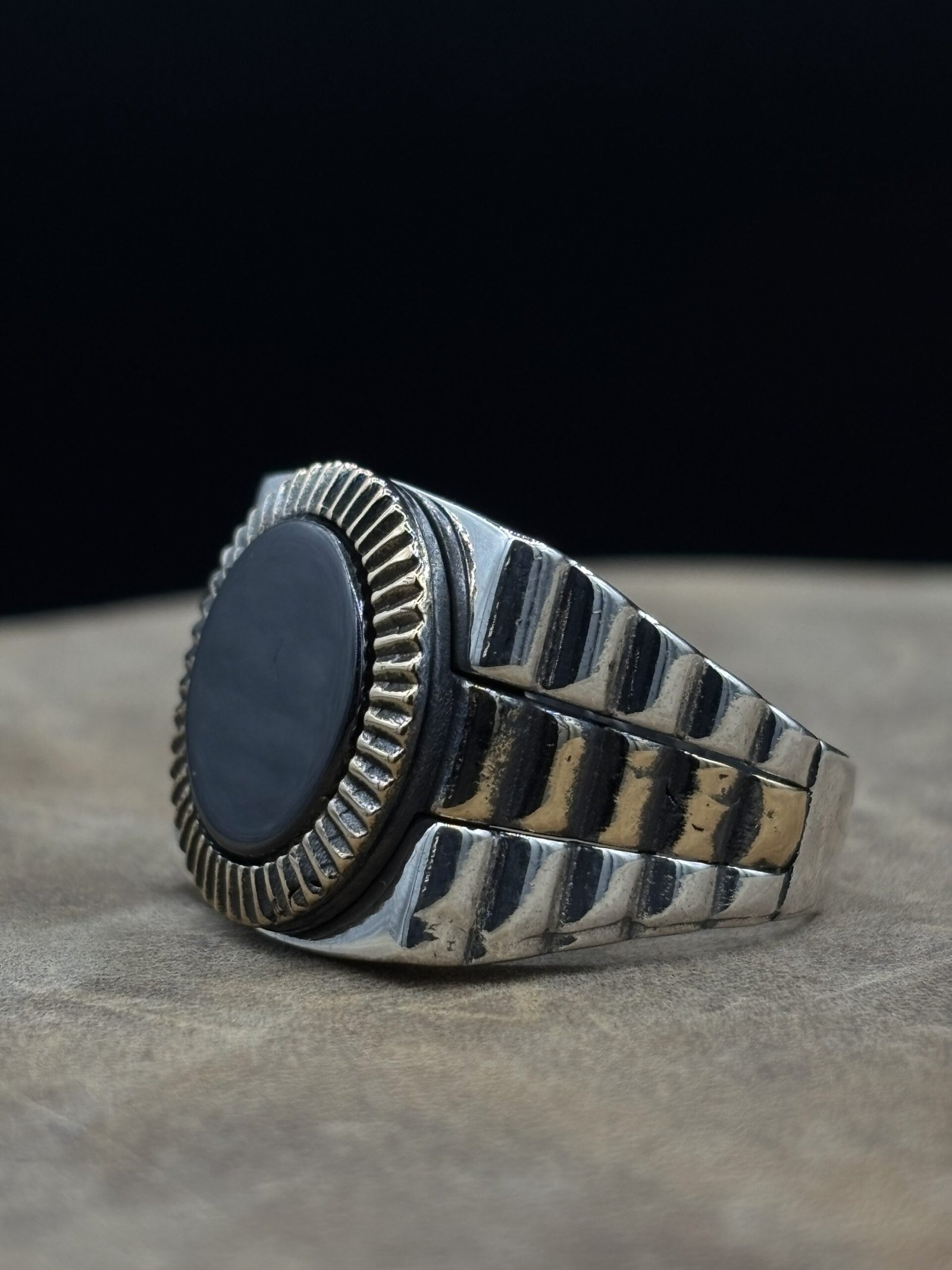 Erkek Oniks Taşlı 925 Ayar Gümüş Yüzük – El İşçiliği, 19 Gram Özel Tasarım - Görsel 2