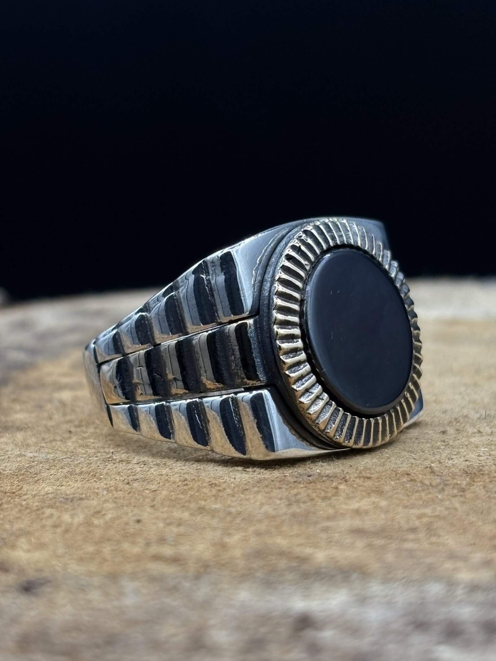 Erkek Oniks Taşlı 925 Ayar Gümüş Yüzük – El İşçiliği, 19 Gram Özel Tasarım - Görsel 4