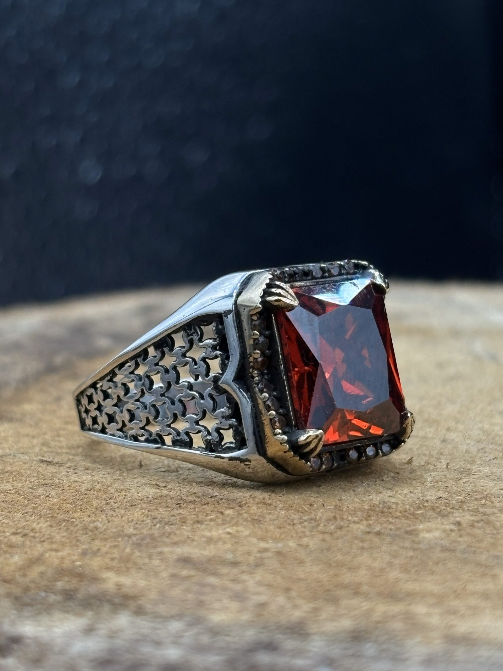 Erkek Kırmızı Zirkon Taşlı 925 Ayar Gümüş Yüzük – El İşçiliği, 12 Gram Özel Tasarım - Görsel 4