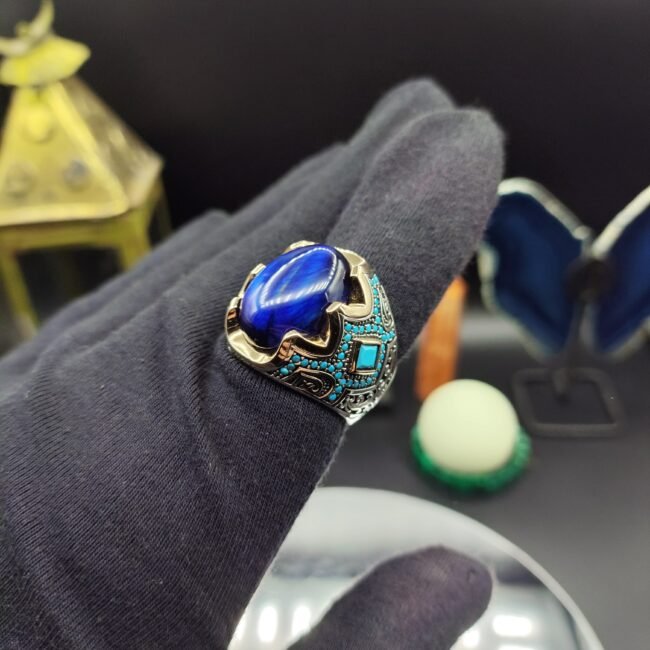 Erkek Mavi Kaplan Gözü Taşlı 925 Ayar Gümüş Yüzük – Yanları Zirkon İşlemeli, El İşçiliği, 20 Gram
