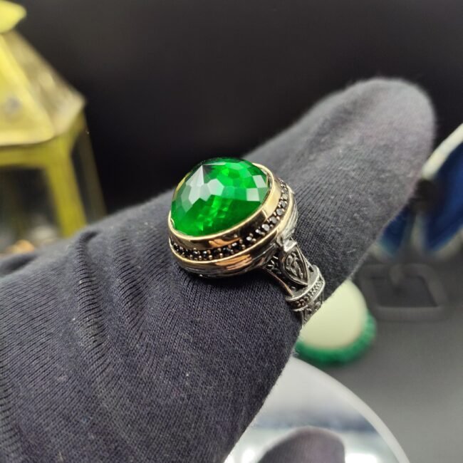 Erkek Yeşil Zirkon Taşlı 925 Ayar Gümüş Yüzük – El İşçiliği, 14 Gram Özel Tasarım