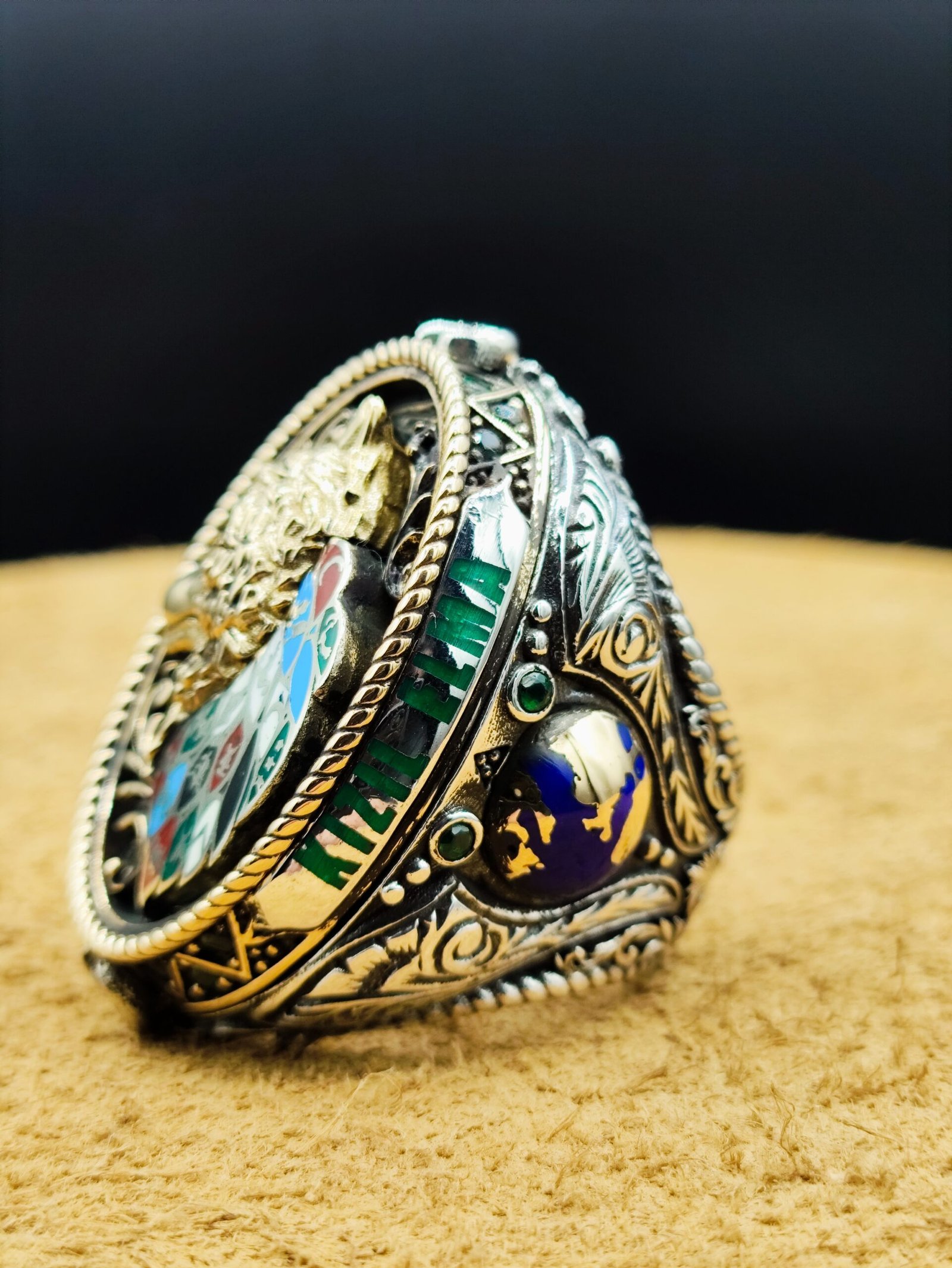 42 Gram Kurt Başlı Mineli 925 Ayar Gümüş Erkek Yüzük – Etnik Motifli Oval Tasarım - Görsel 4