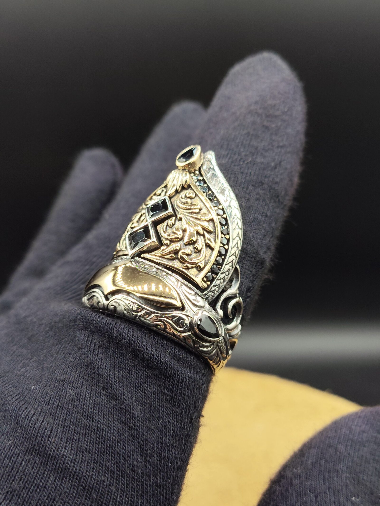 925 Ayar Gümüş 19 Gram Erkek Yüzük Siyah Zirkon Taşlı Özel Tasarım Ayarlanabilir Ölçü