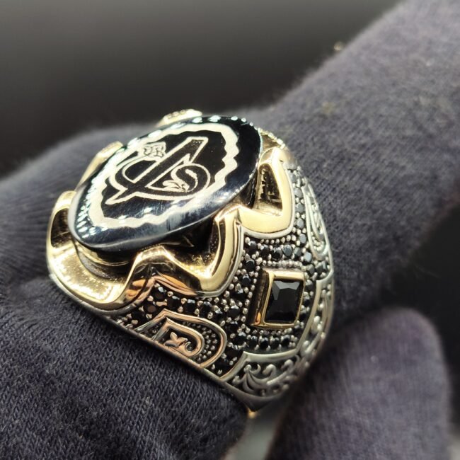 925 Ayar Gümüş Elif Vav Yazılı Siyah Zirkon Taşlı Erkek Yüzük – 20 Gram