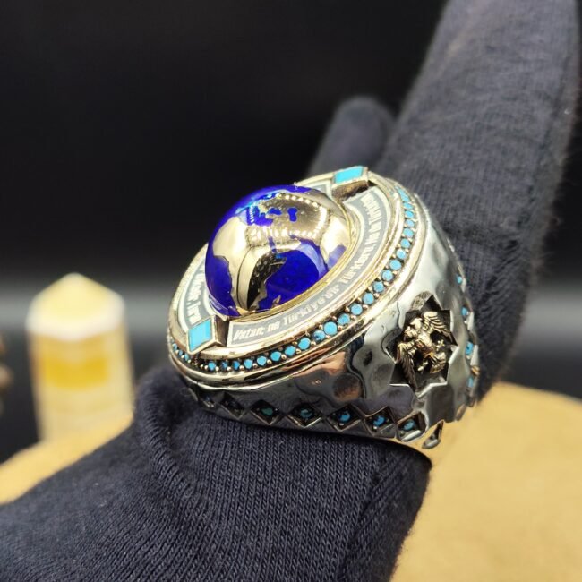 925 Ayar Gümüş “Vatan Büyük ve Müebbed Bir Ülkedir” Dünya Motifli Erkek Yüzük – 32 Gram