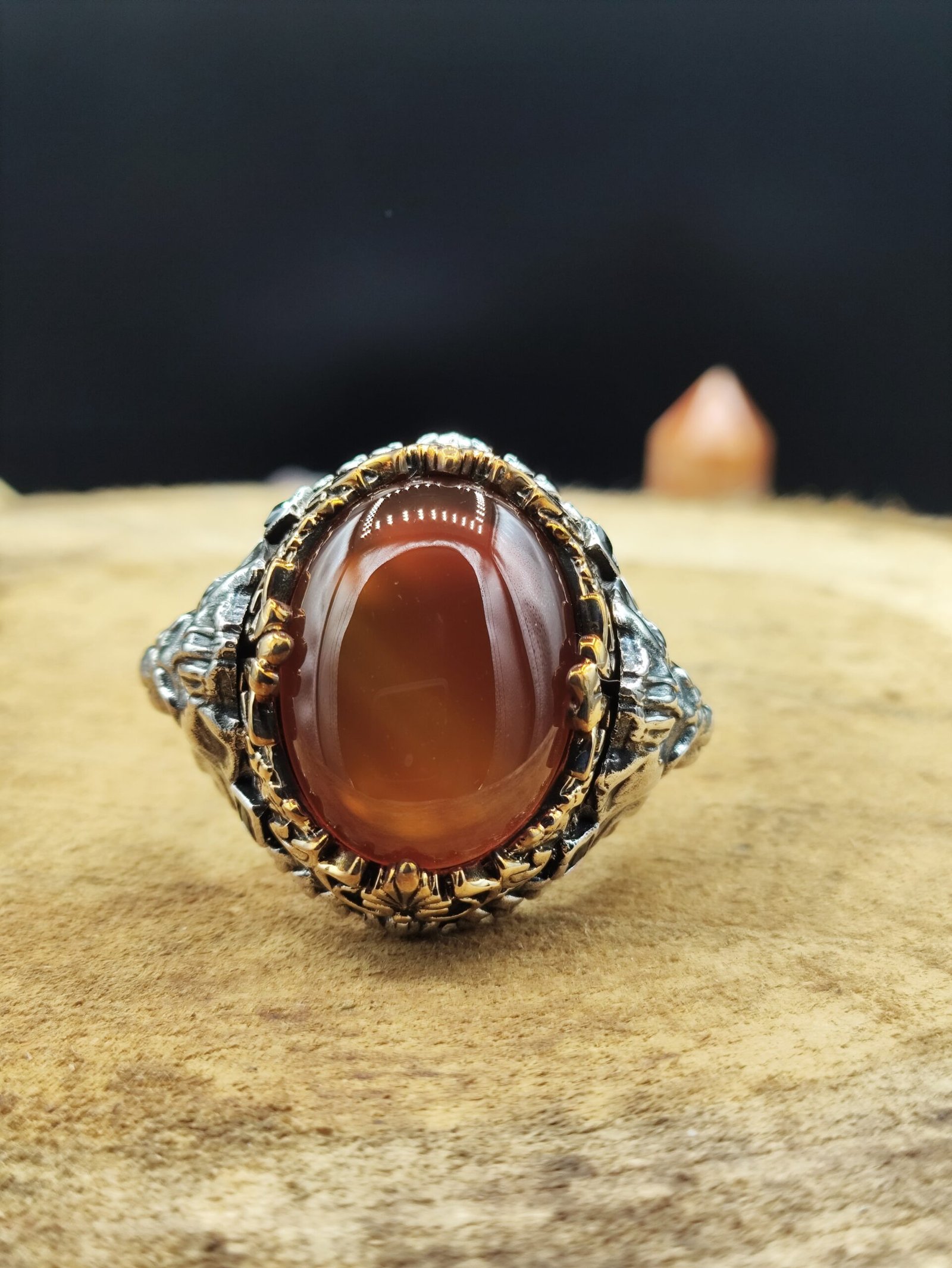 Aslan İşlemeli Akik Taşlı 925 Ayar Gümüş Erkek Yüzük | Özel Tasarım – 22 Gram - Görsel 2