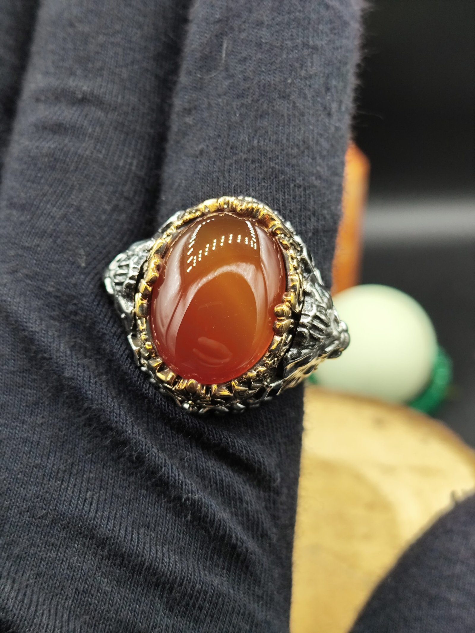 Aslan İşlemeli Akik Taşlı 925 Ayar Gümüş Erkek Yüzük | Özel Tasarım – 22 Gram - Görsel 4